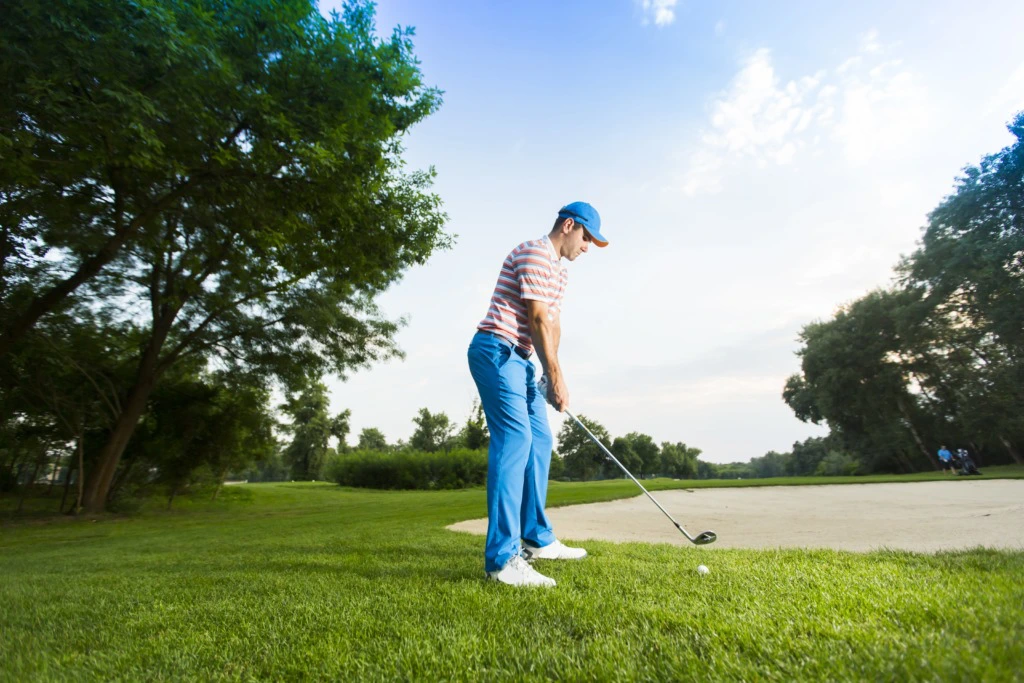 プロ監修 アイアンがフックするのはなぜ 原因と対処法の解説と動画ドリル付き